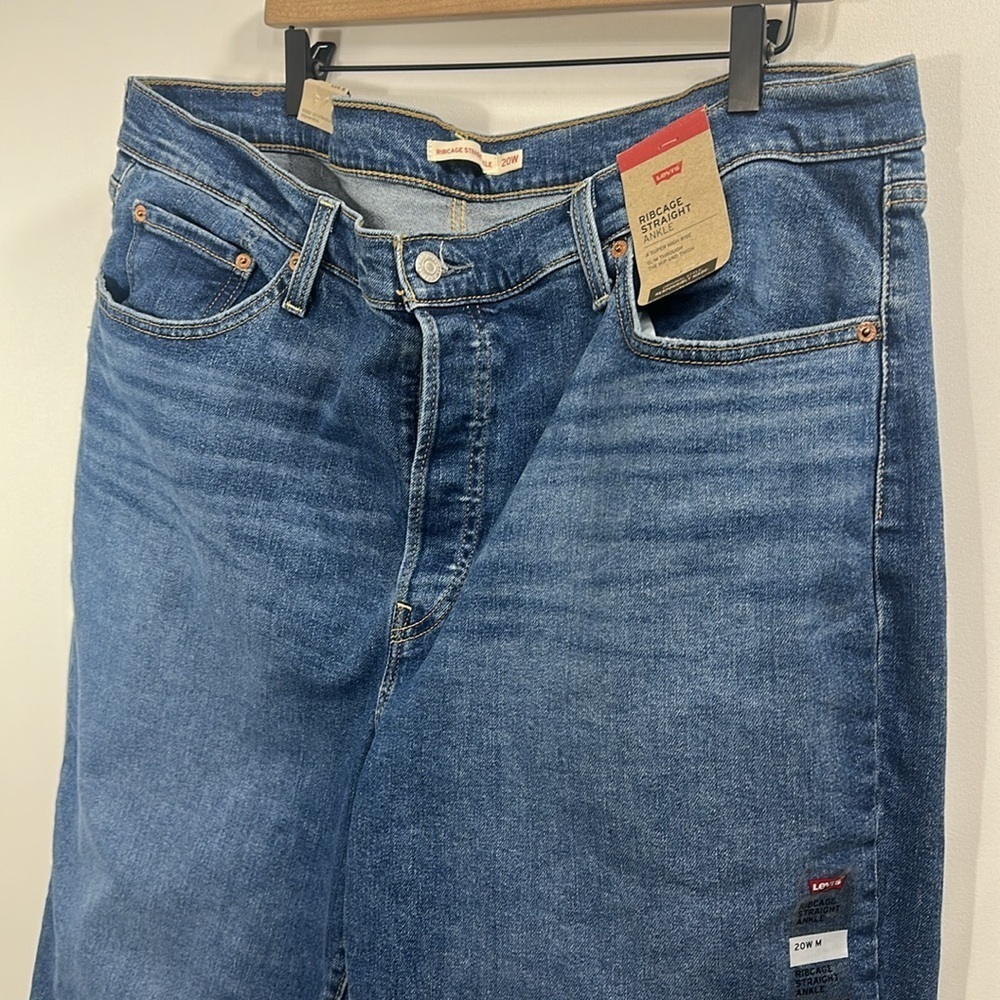 Levi’s women’s rib cage straight ankle button fly jeans size 20 W. NWt. - Picture 2 of 12